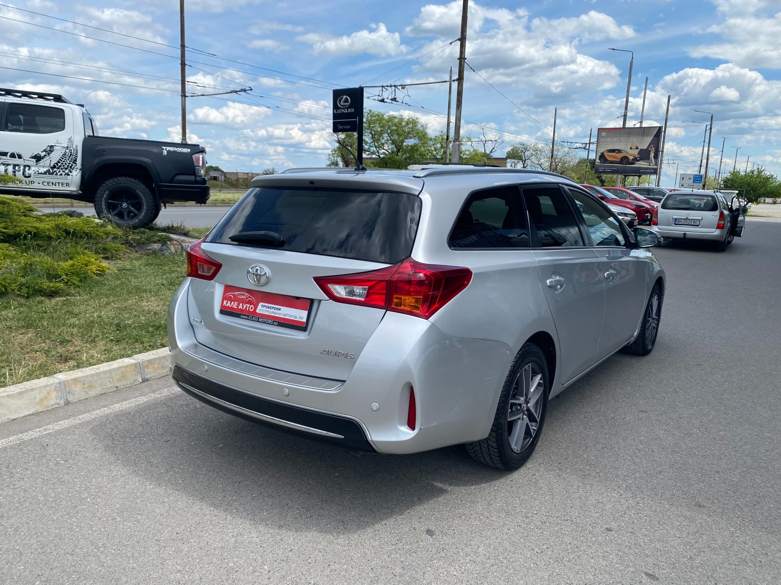 Toyota Auris 2.0D-4D MT, снимка 4 - Автомобили и джипове - 54563507
