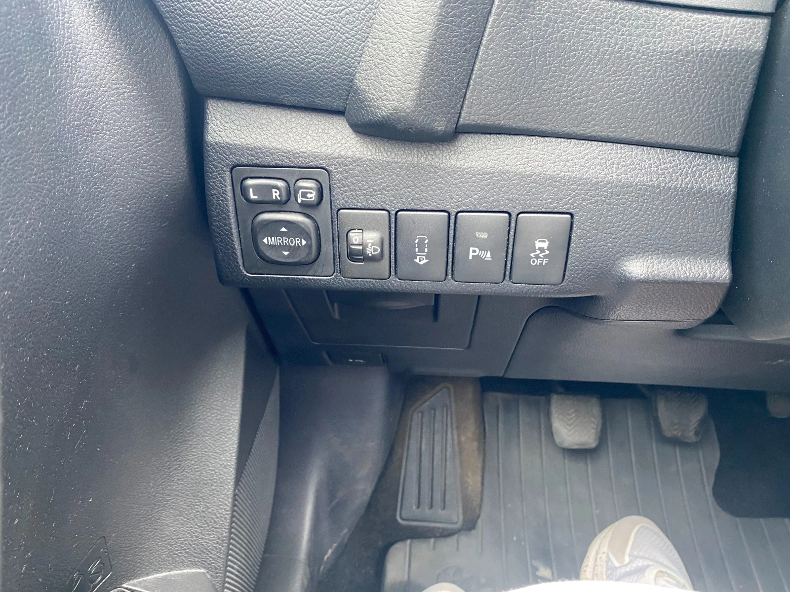 Toyota Auris 2.0D-4D MT, снимка 17 - Автомобили и джипове - 54563507