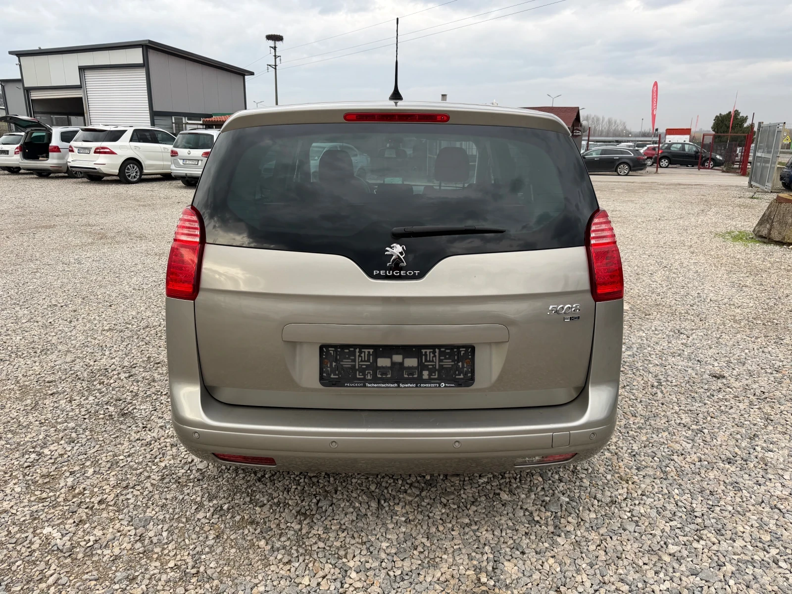 Peugeot 5008 1.6HDI-115PS-АВТОМАТ-НАВИ, снимка 6 - Автомобили и джипове - 54625434
