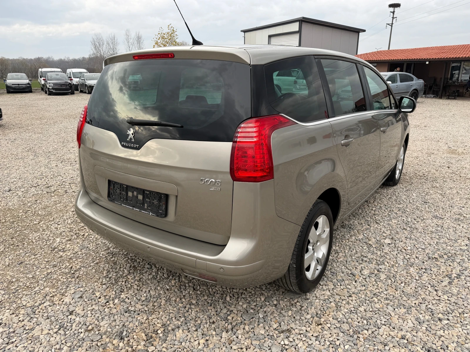Peugeot 5008 1.6HDI-115PS-АВТОМАТ-НАВИ, снимка 5 - Автомобили и джипове - 54625434