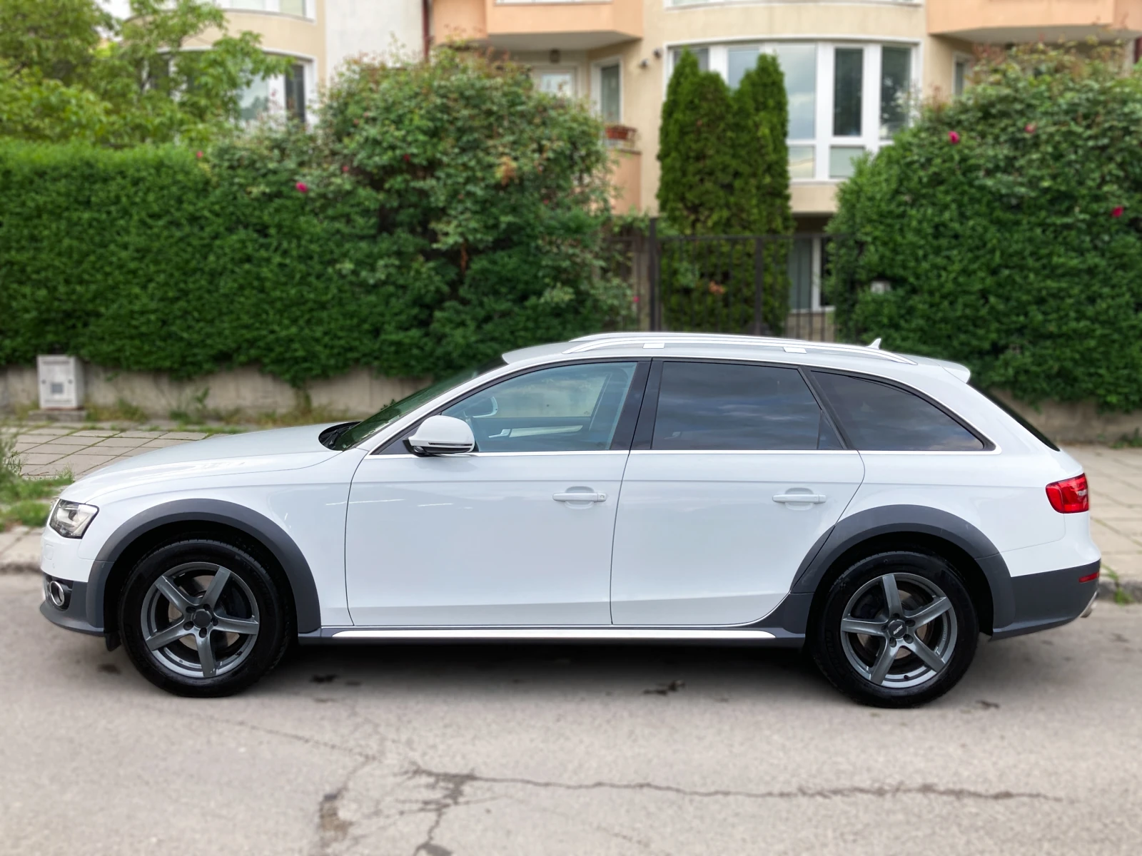 Audi A4 Allroad 3.0TDI 245kc Quattro, снимка 2 - Автомобили и джипове - 54714978