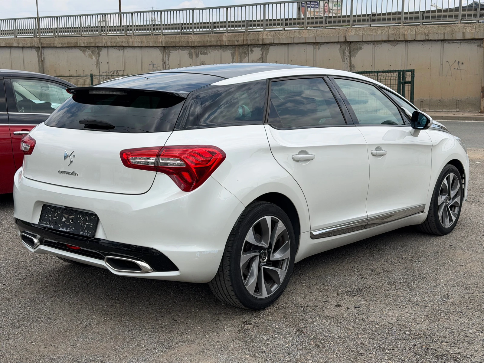 Citroen DS5 2.0HDI-ПАНОРАМА-АВТОМАТ-НАВИГАЦИЯ-КАМЕРА-КОЖА* , снимка 4 - Автомобили и джипове - 55067875