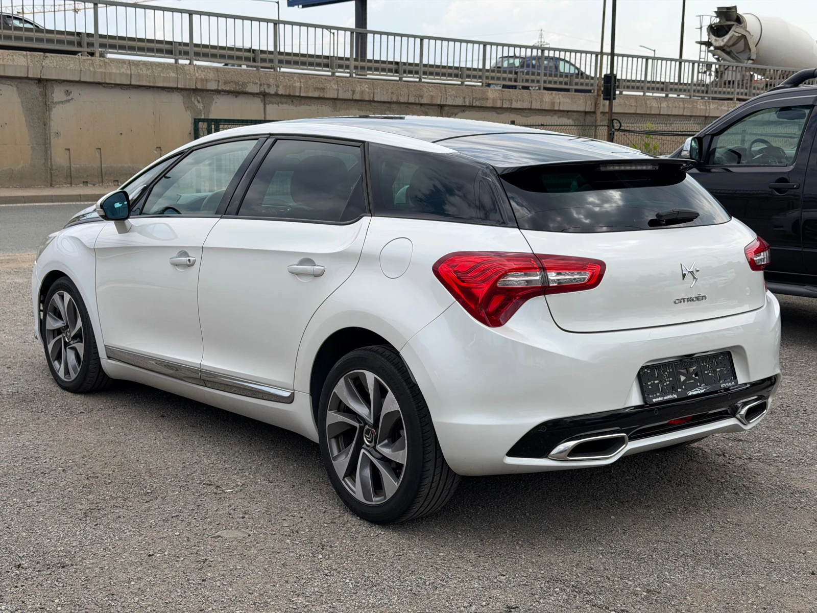 Citroen DS5 2.0HDI-ПАНОРАМА-АВТОМАТ-НАВИГАЦИЯ-КАМЕРА-КОЖА* , снимка 5 - Автомобили и джипове - 55067875