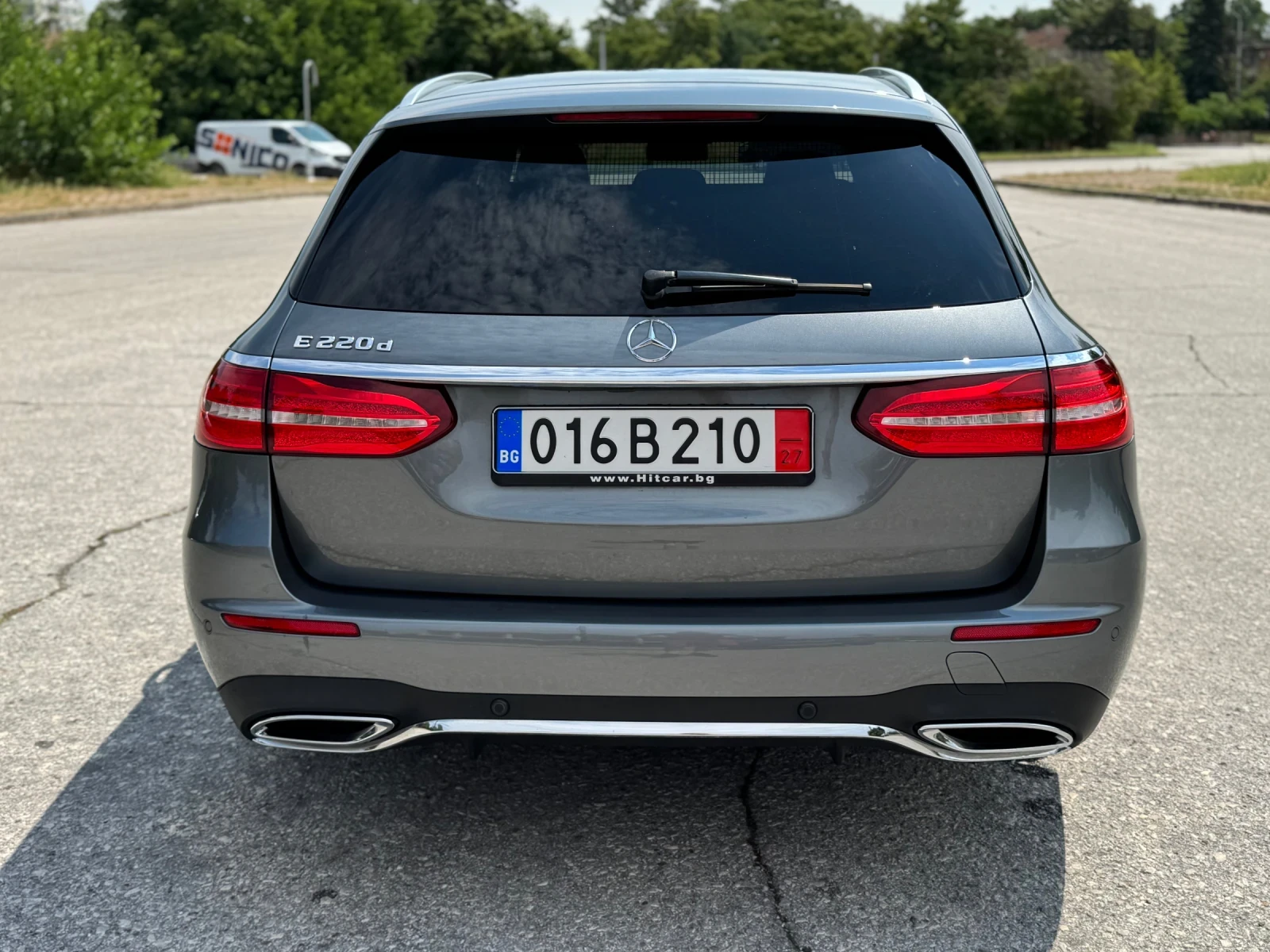 Mercedes-Benz E 220 * AMG* PANORAMA* HEAD UP* ПОДГРЕВ* , снимка 6 - Автомобили и джипове - 55138011