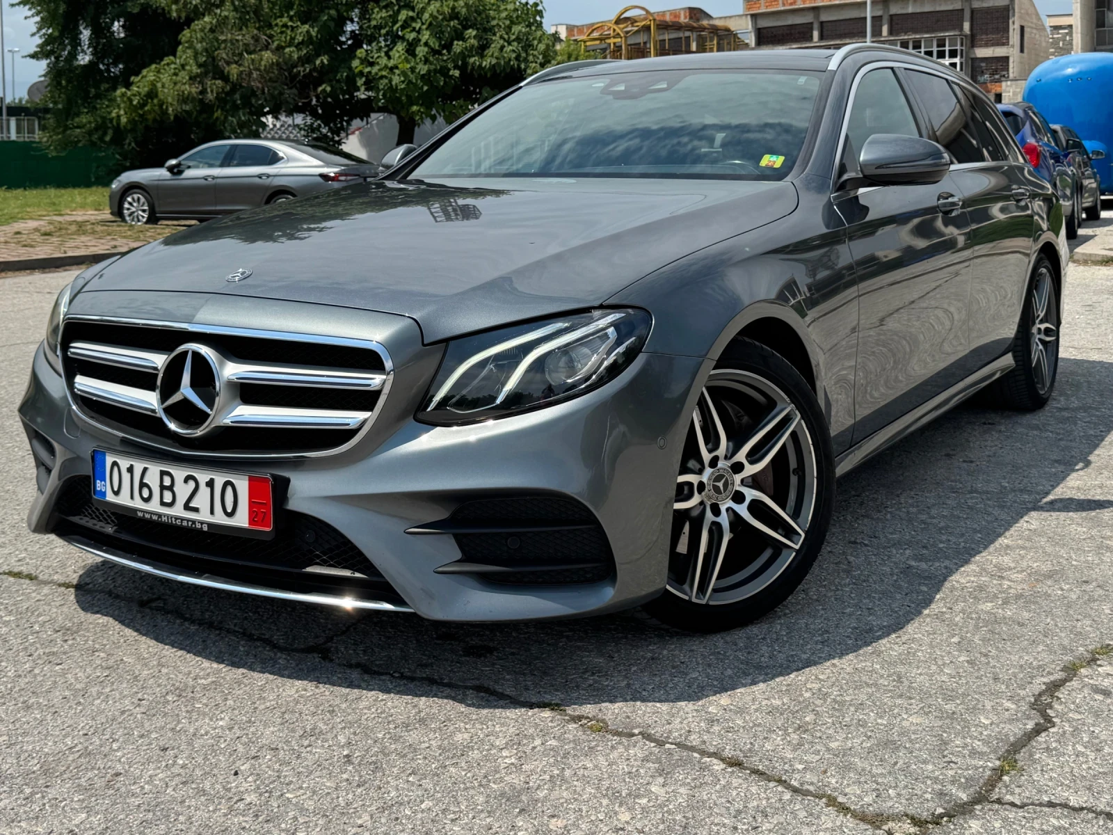Mercedes-Benz E 220 * AMG* PANORAMA* HEAD UP* ПОДГРЕВ* , снимка 3 - Автомобили и джипове - 55138011