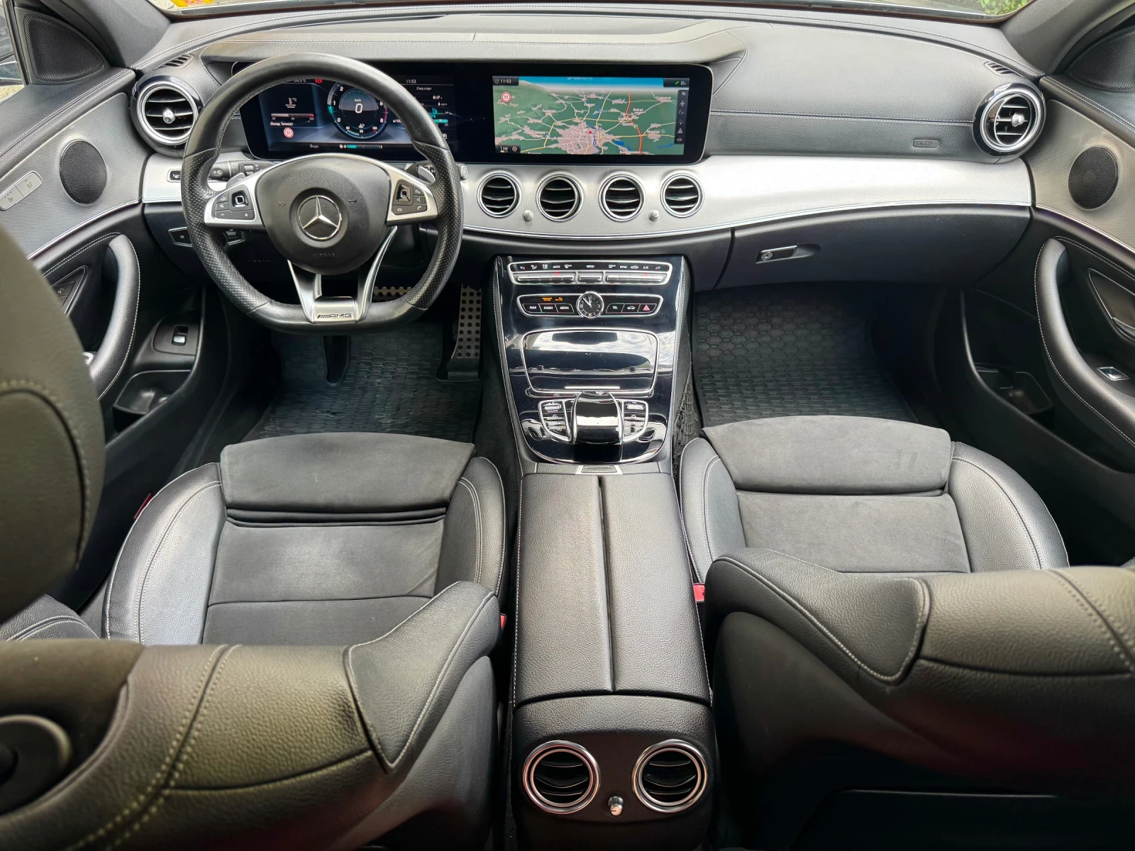 Mercedes-Benz E 220 * AMG* PANORAMA* HEAD UP* ПОДГРЕВ* , снимка 13 - Автомобили и джипове - 55138011