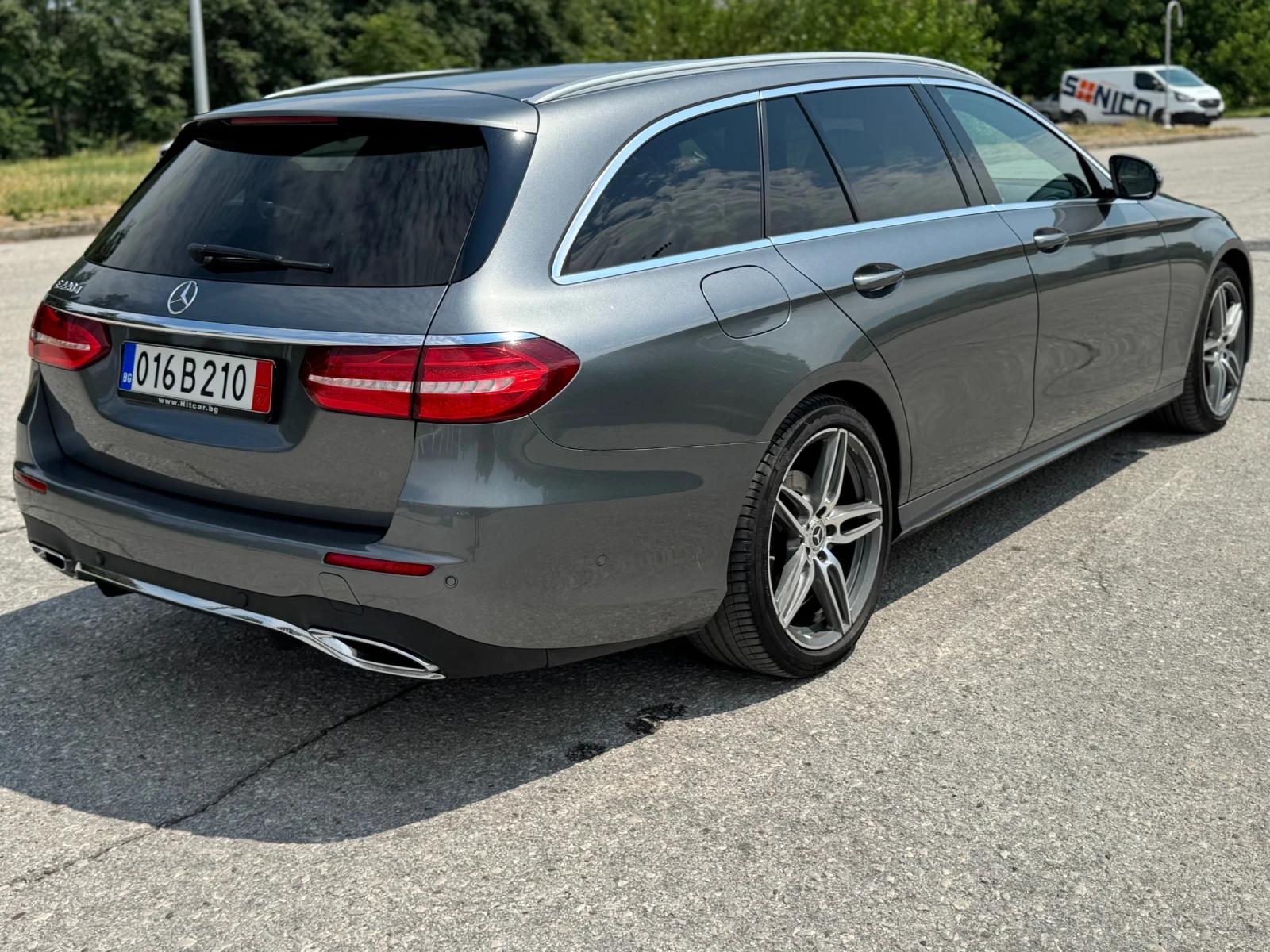 Mercedes-Benz E 220 * AMG* PANORAMA* HEAD UP* ПОДГРЕВ* , снимка 7 - Автомобили и джипове - 55138011