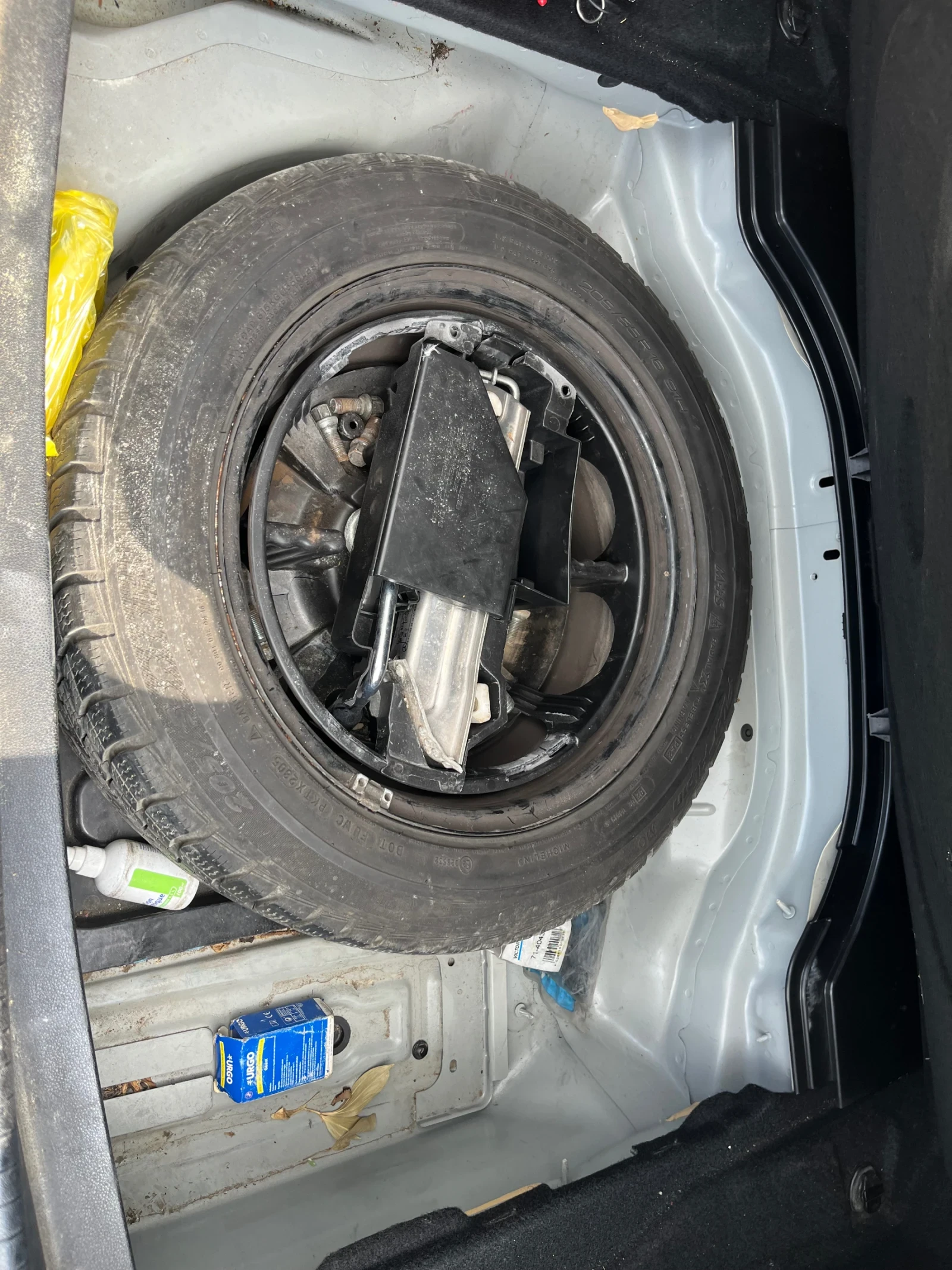 Mercedes-Benz E 220, снимка 12 - Автомобили и джипове - 55289873