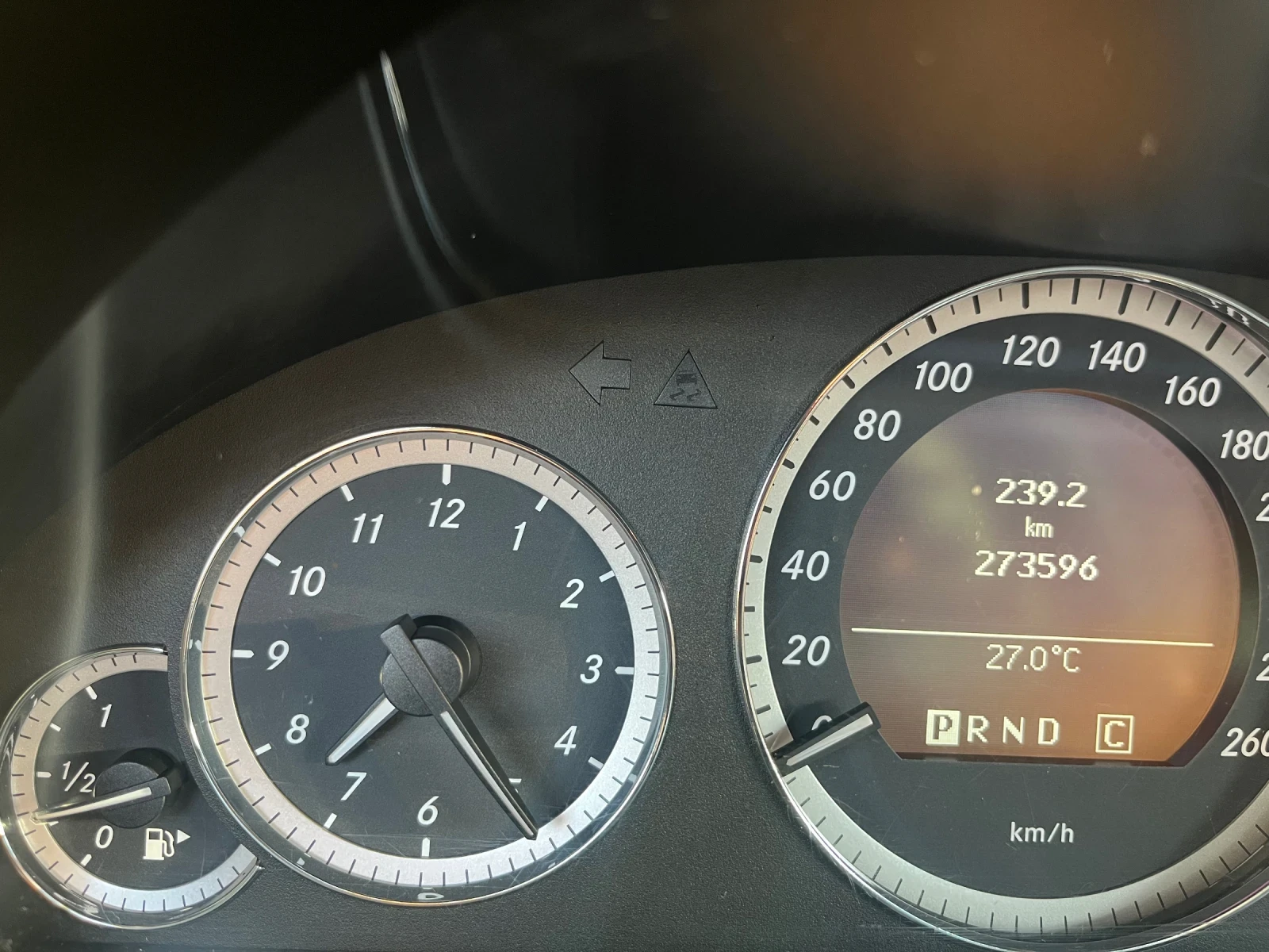 Mercedes-Benz E 220, снимка 6 - Автомобили и джипове - 55289873
