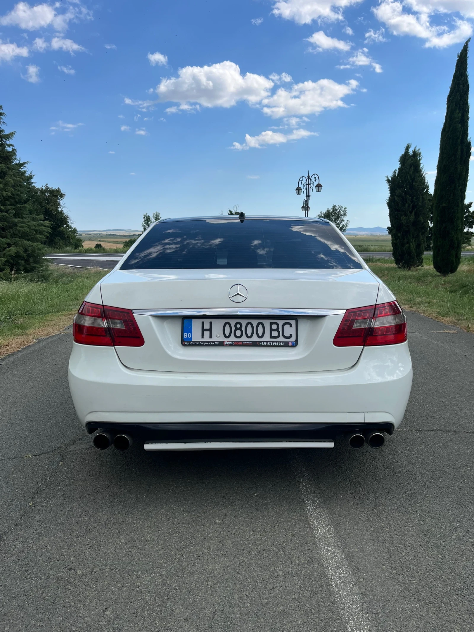 Mercedes-Benz E 220, снимка 5 - Автомобили и джипове - 55289873