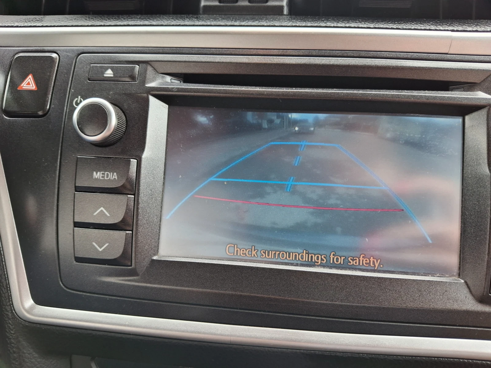 Toyota Auris, снимка 5 - Автомобили и джипове - 55412568