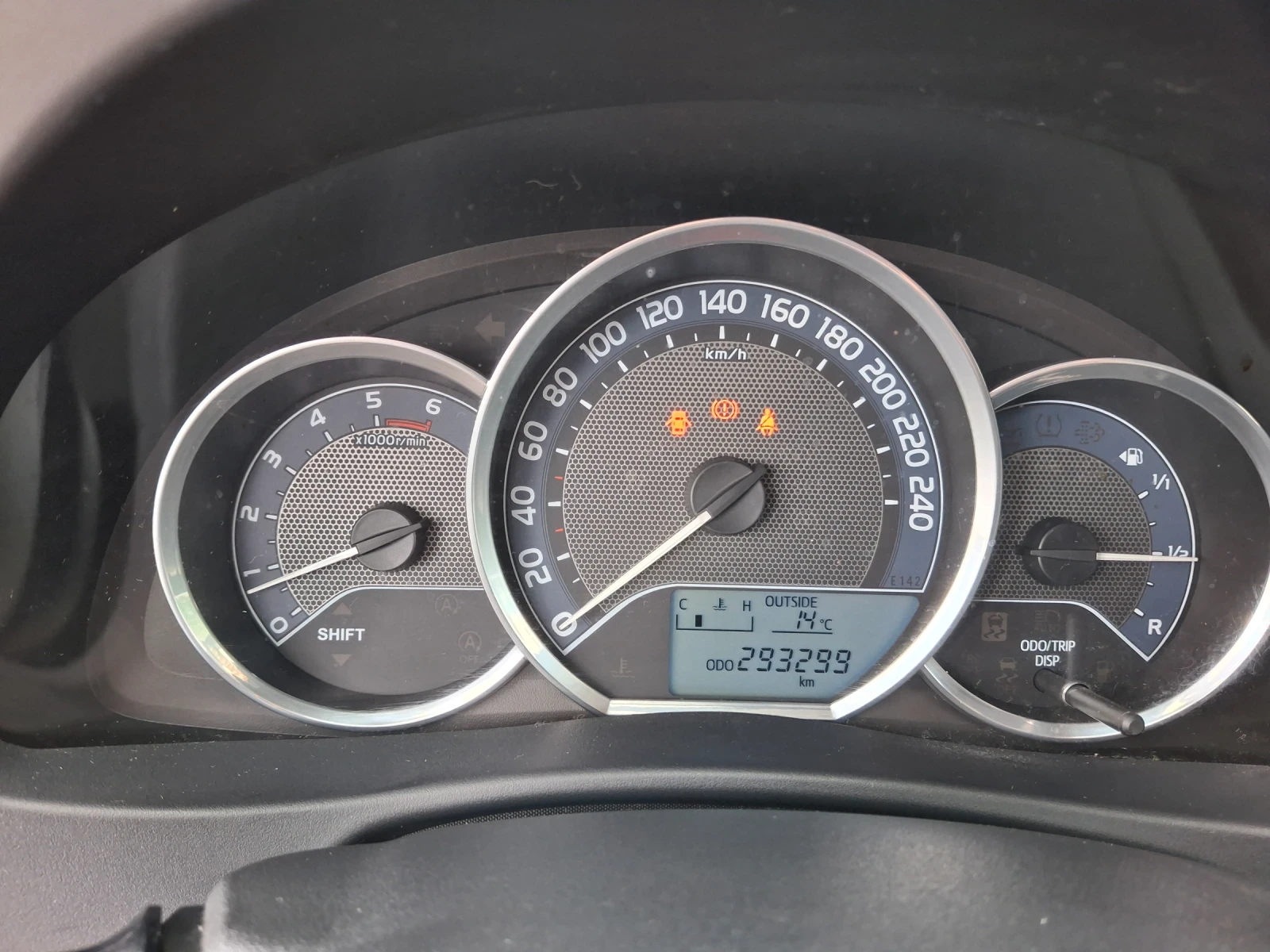 Toyota Auris, снимка 6 - Автомобили и джипове - 55412568
