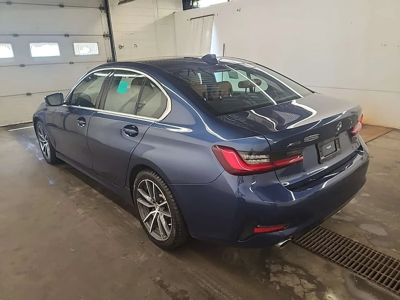 BMW 330 * 330I XDRIVE * АВТОКРЕДИТ БЕЗ ПЪРВОНАЧАЛНА ВНОСКА, снимка 4 - Автомобили и джипове - 55592354