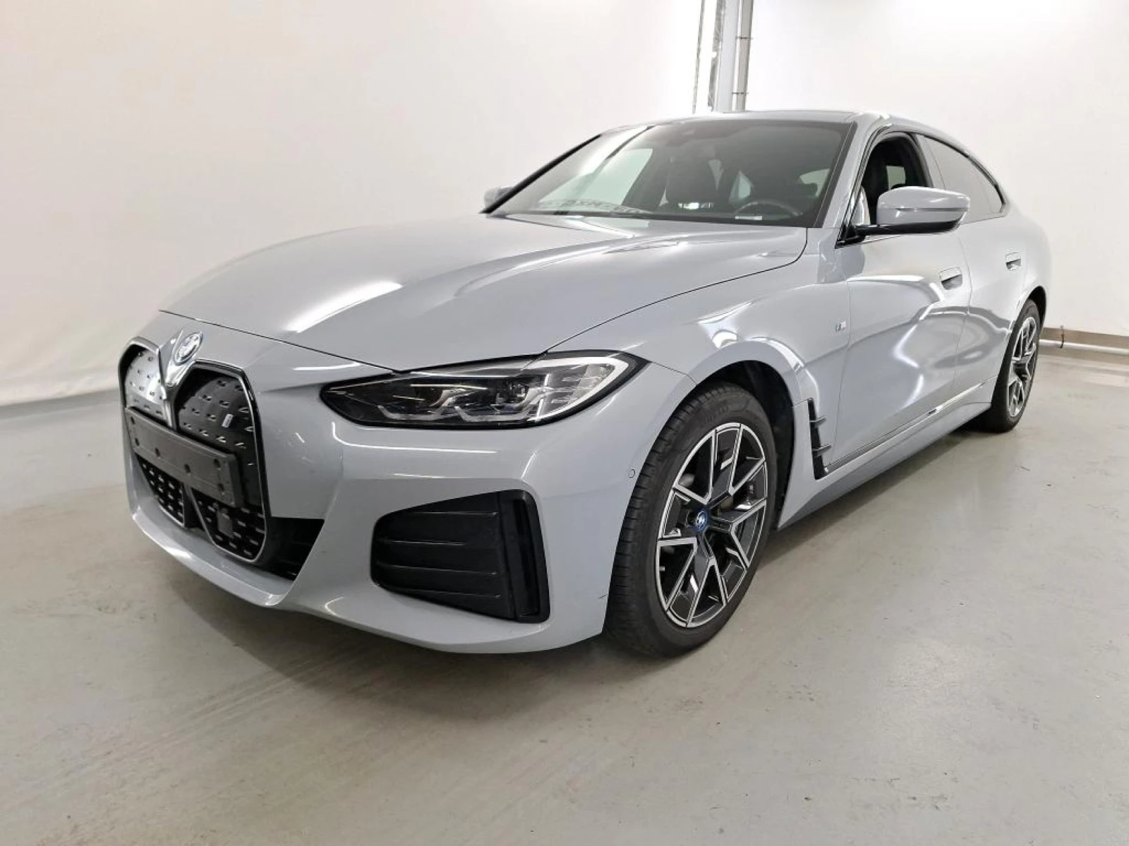 BMW i4 35 M Sport 286 к.с , снимка 2 - Автомобили и джипове - 55938171