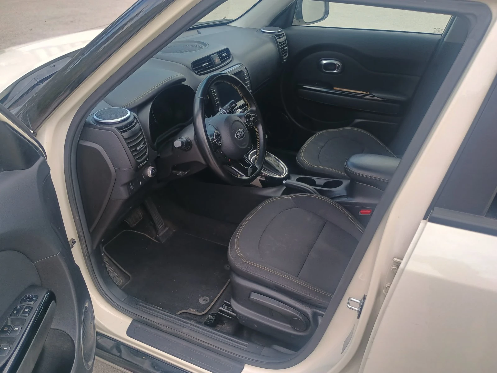 Kia Soul 1.6CRDI AUTO CARPLAY/ANDROID, снимка 5 - Автомобили и джипове - 56163493