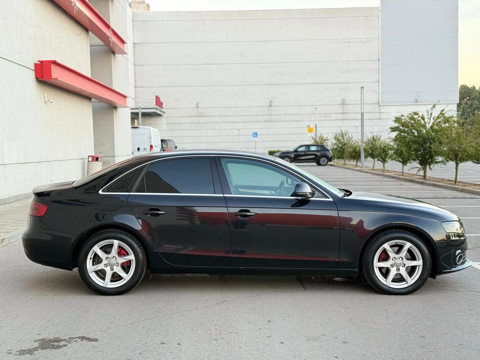 Audi A4 B8/2.0TDI/140кс/ОБСЛУЖЕН/ВСИЧКО ПЛАТЕНО , снимка 12 - Автомобили и джипове - 56333206