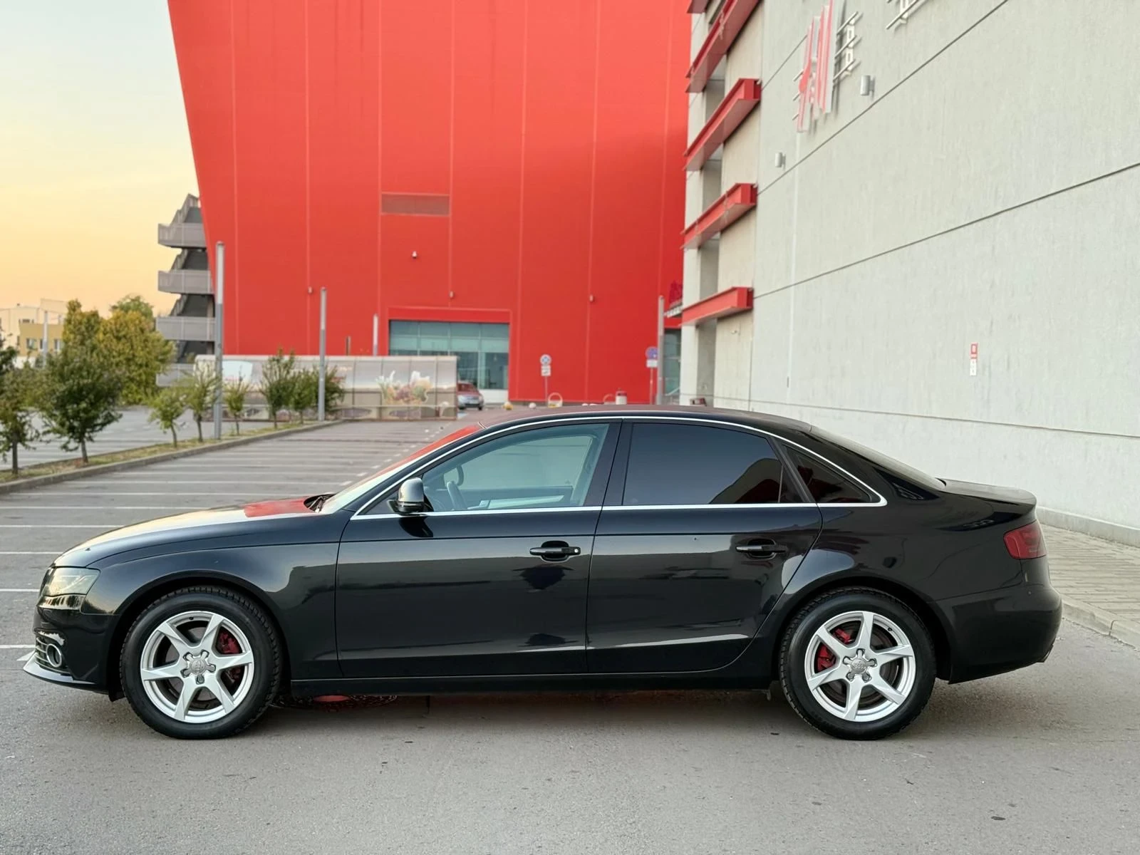 Audi A4 B8/2.0TDI/140кс/ОБСЛУЖЕН/ВСИЧКО ПЛАТЕНО , снимка 13 - Автомобили и джипове - 56333206