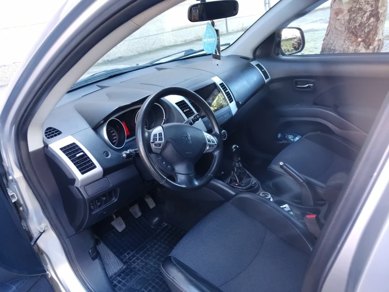 Peugeot 4007, снимка 8 - Автомобили и джипове - 51955541