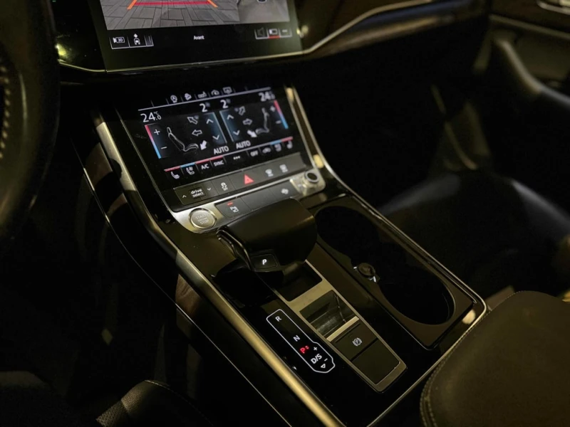 Audi Q8 * Progressiv * CARFAX * ЦЕНА ДО БГ, снимка 9 - Автомобили и джипове - 52999716