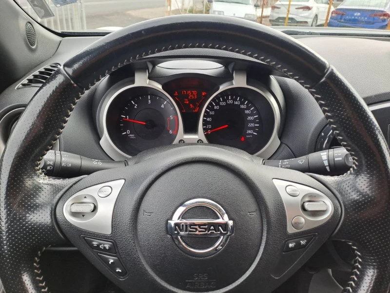 Nissan Juke, снимка 8 - Автомобили и джипове - 53356693
