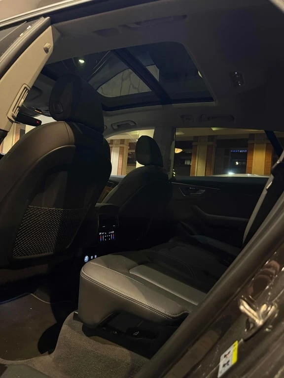 Audi Q8 * Progressiv * CARFAX * ЦЕНА ДО БГ, снимка 14 - Автомобили и джипове - 52999716