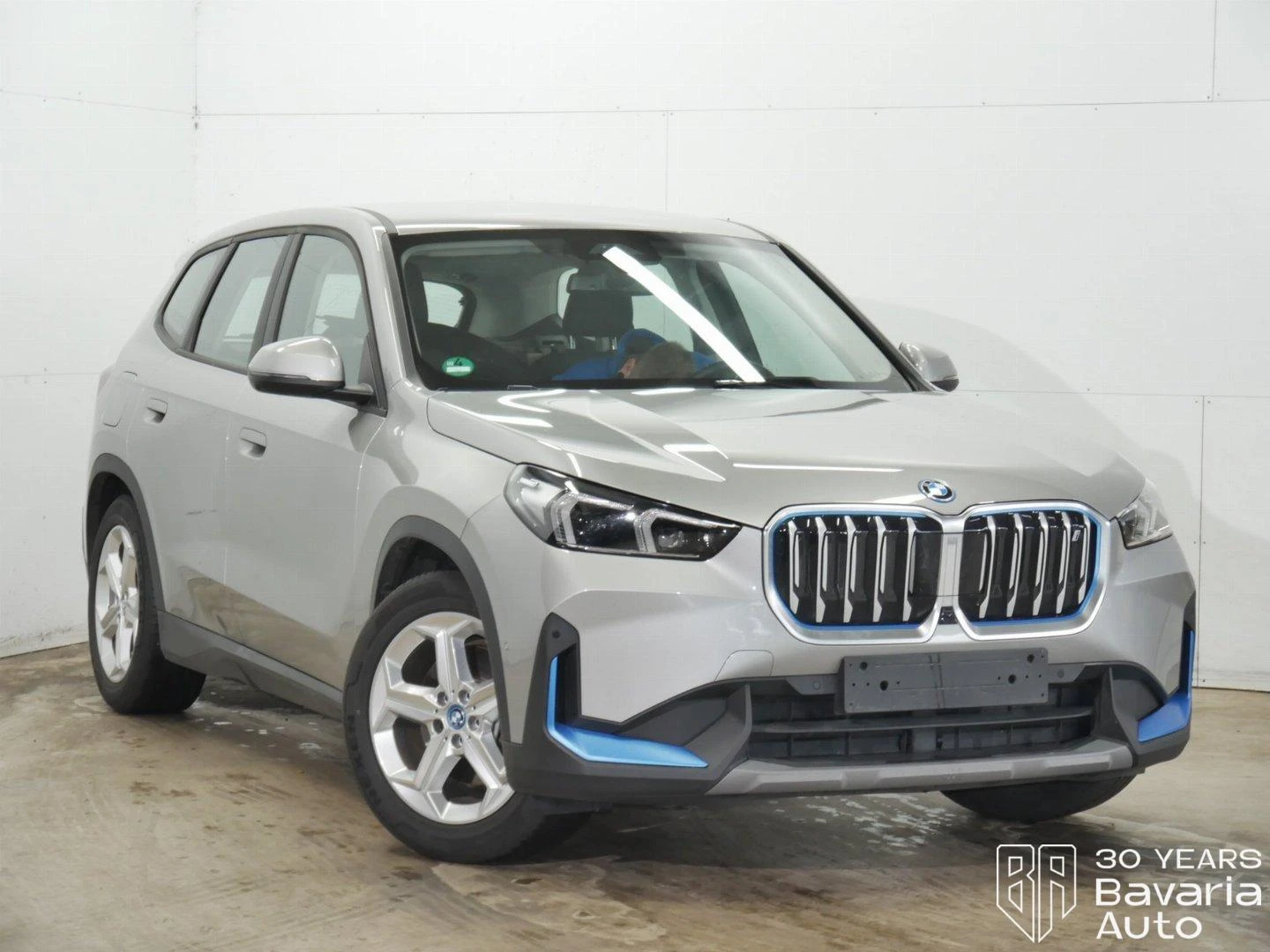 BMW iX1 30 xDrive  - изображение 4