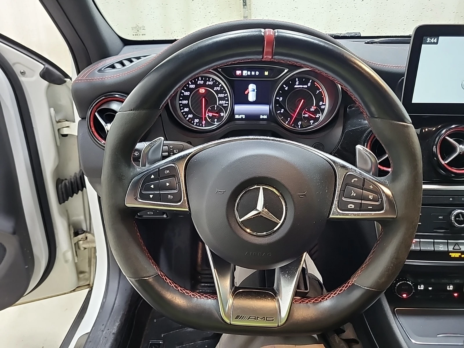 Mercedes-Benz GLA 45 AMG * 4MATIC * CARFAX * БЕЗ ПЪРВОНАЧАЛНА ВНОСКА - изображение 9