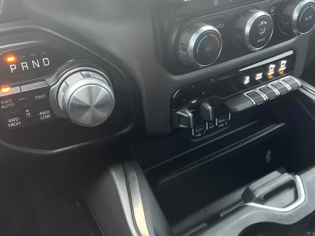 Dodge RAM 1500 * Sport * CARFAX * БЕЗ ПЪРВОНАЧАЛНА ВНОСКА - изображение 9