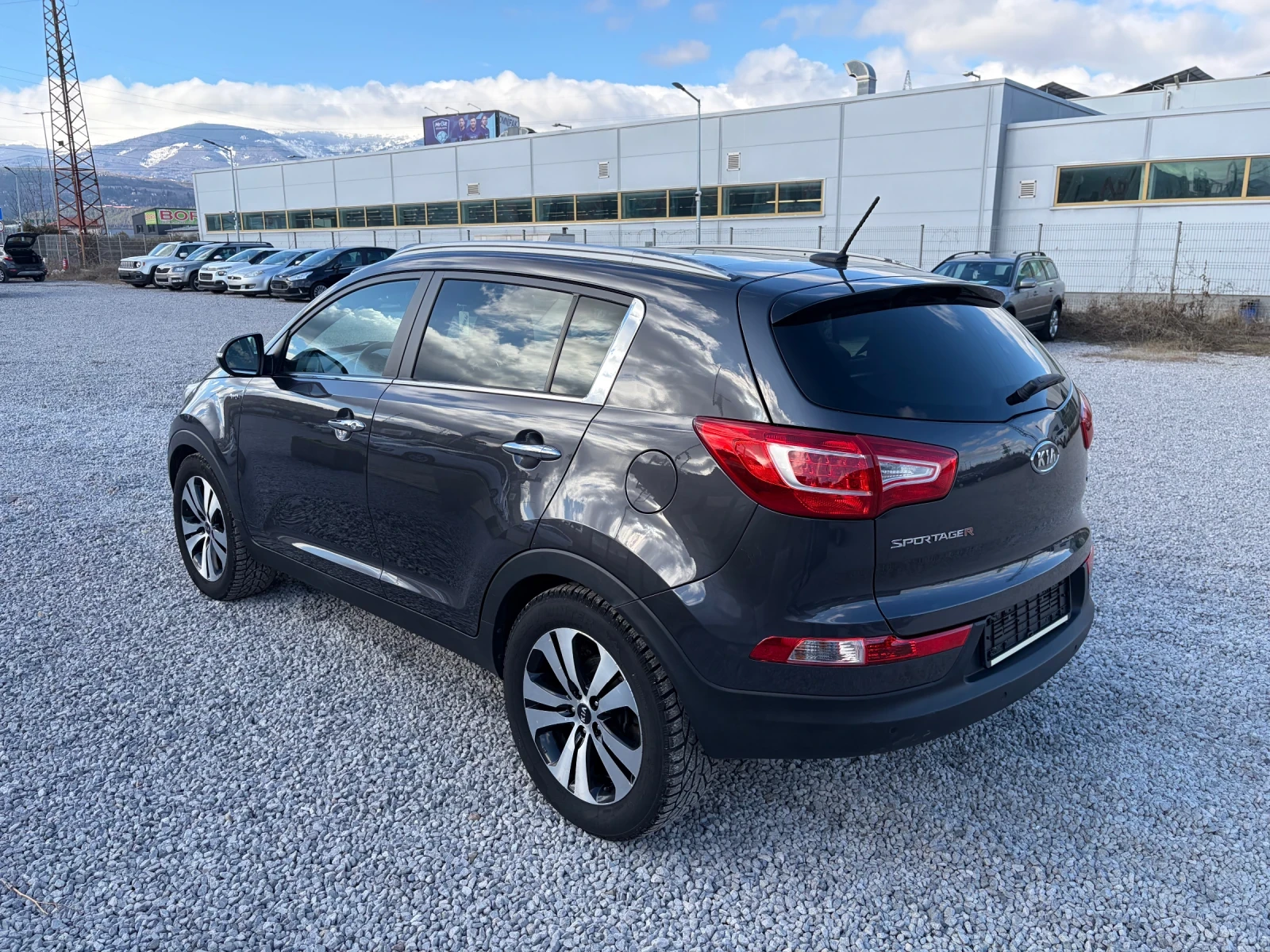 Kia Sportage R-Line 4WD 2.0CRDI-184k.c./Автомат, Панорама/ - изображение 4