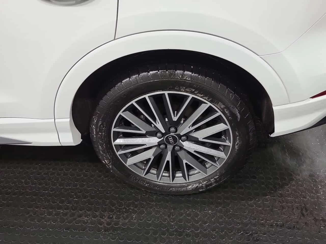 Audi Q3 * PROGRESSIV * ПОДГРЕВ * ДВА КЛЮЧА * ПАНОРАМА , снимка 6 - Автомобили и джипове - 53888921