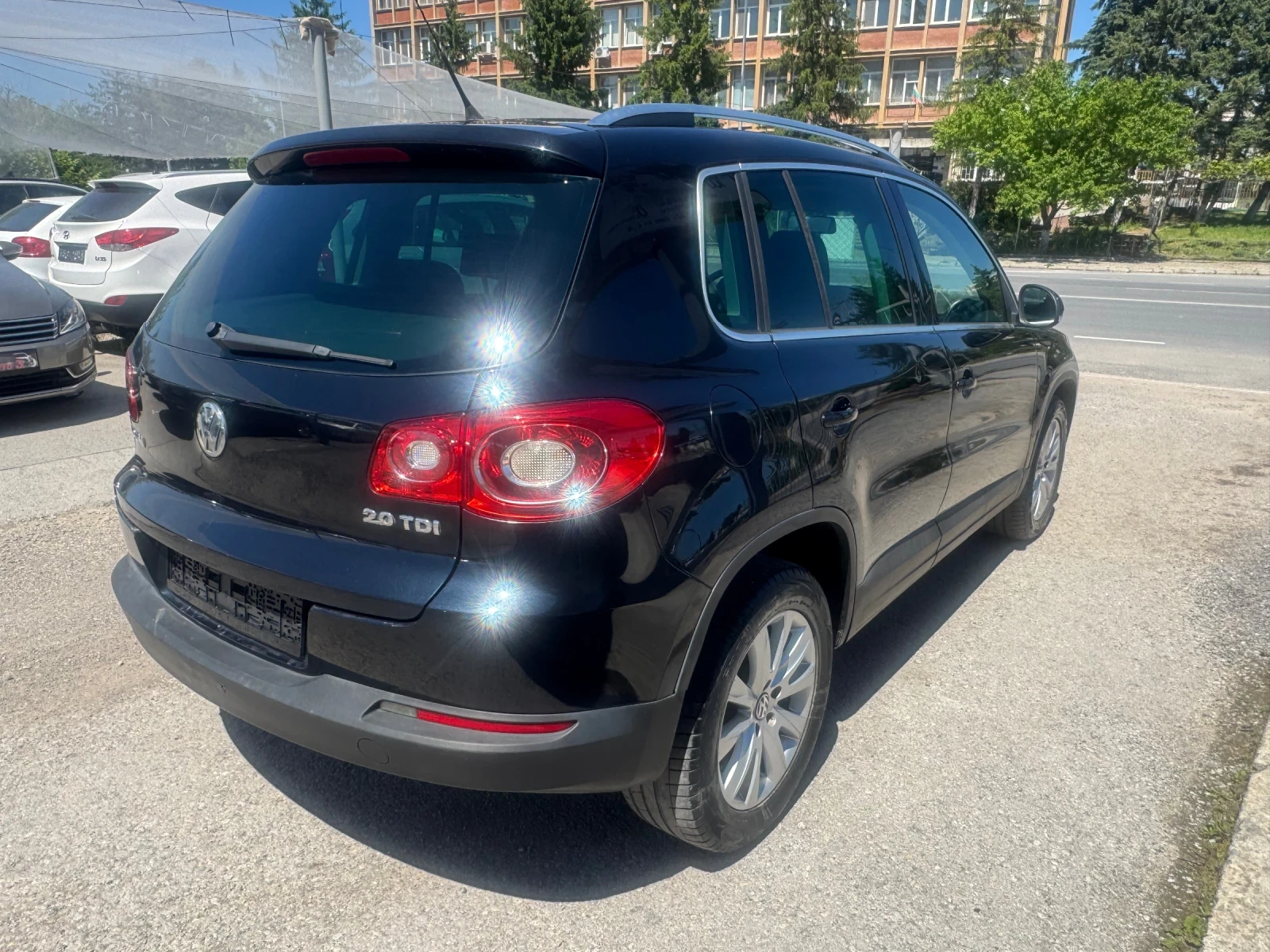 VW Tiguan 2, 0TDI 140k.c 4x4, снимка 6 - Автомобили и джипове - 54680023