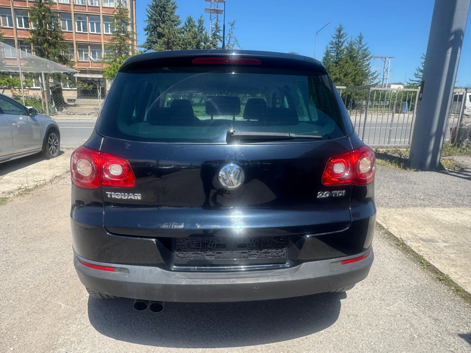 VW Tiguan 2, 0TDI 140k.c 4x4, снимка 5 - Автомобили и джипове - 54680023