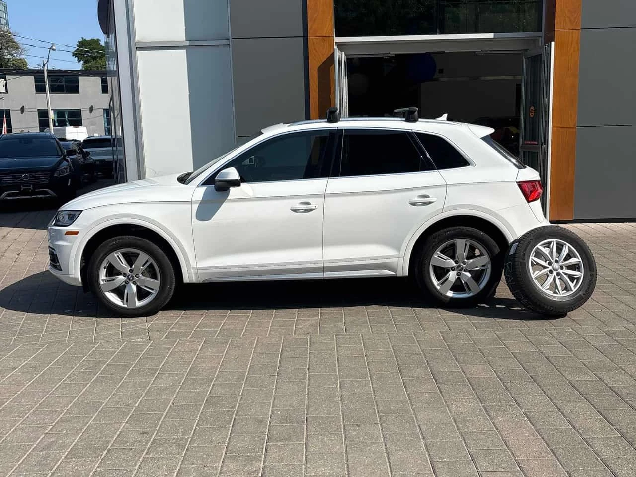 Audi Q5 Technik | DISTRONIC | 360 | ОБДУХВАНЕ | ПАНОРАМА| , снимка 2 - Автомобили и джипове - 55327756