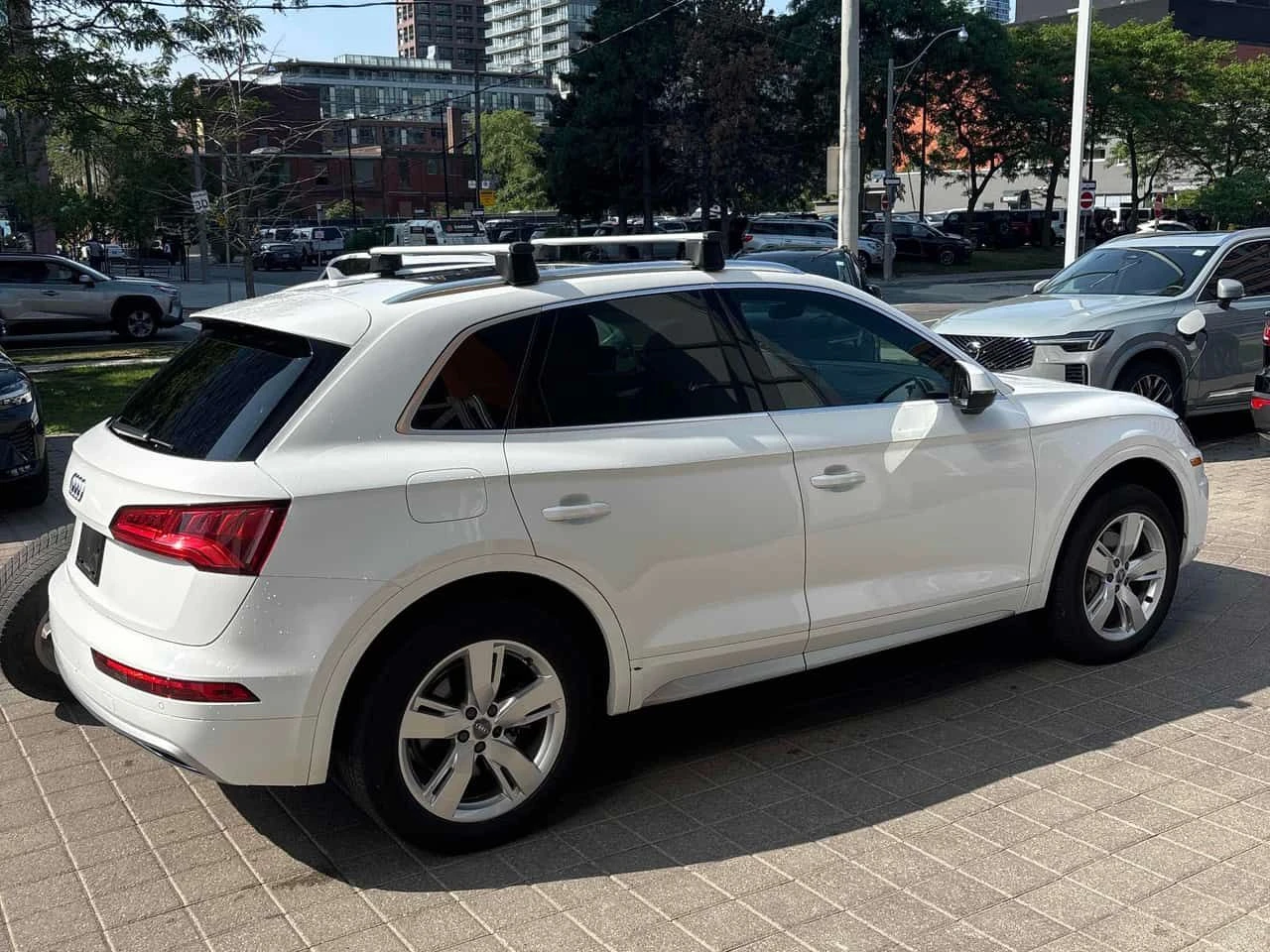 Audi Q5 Technik | DISTRONIC | 360 | ОБДУХВАНЕ | ПАНОРАМА| , снимка 3 - Автомобили и джипове - 55327756