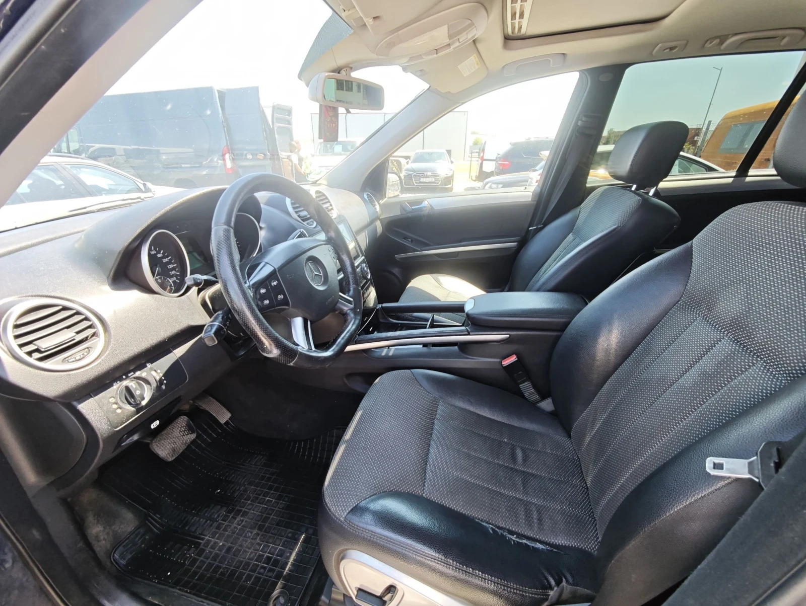 Mercedes-Benz ML 320 3.2CDI, снимка 9 - Автомобили и джипове - 55480469