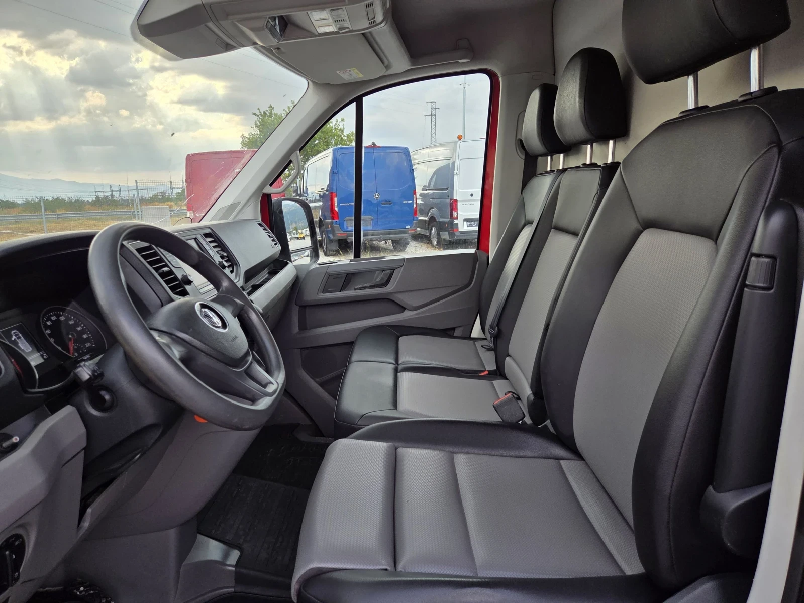 VW Crafter 2.0 TDI, Навигация, Климатик, Автомат, Лед фарове - изображение 9