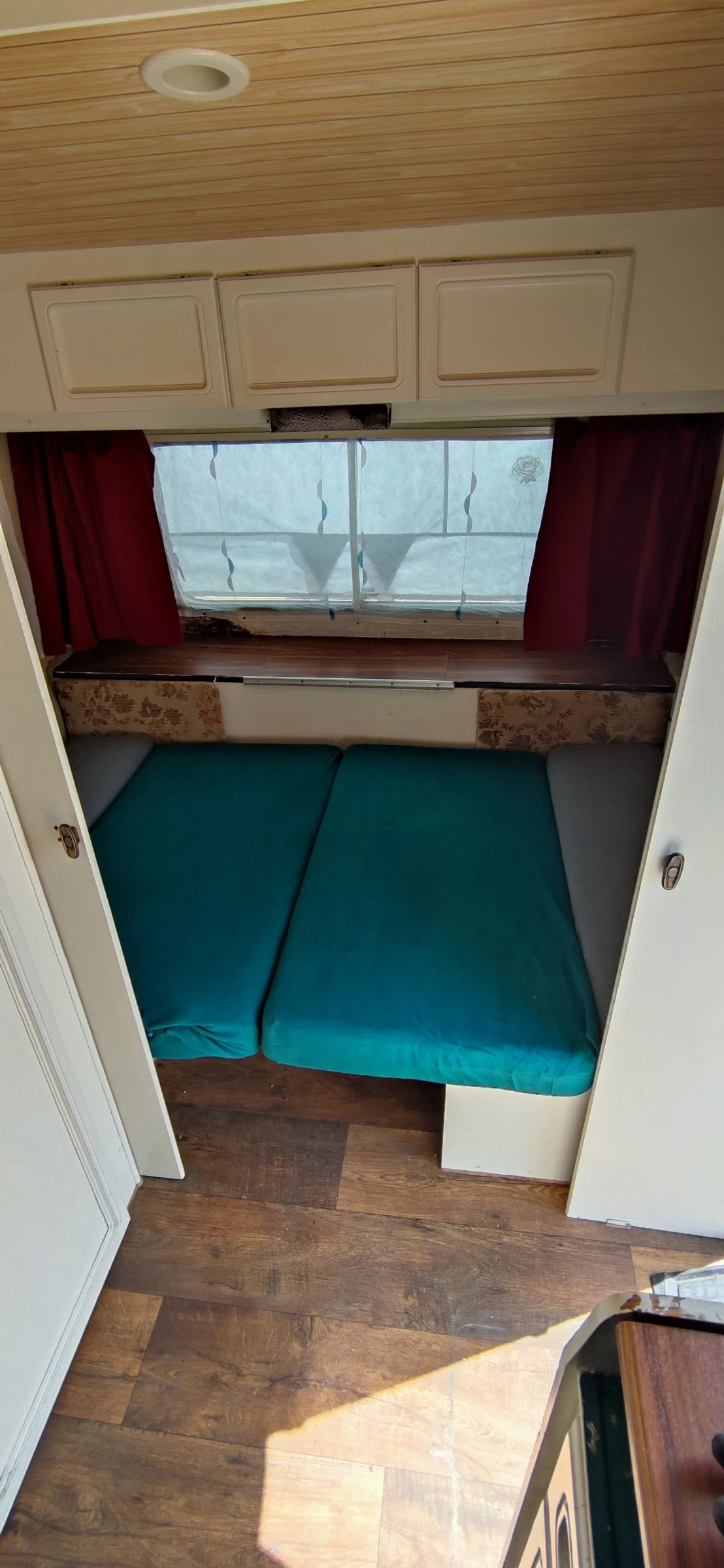 Каравана Burstner CITY, снимка 15 - Каравани и кемпери - 54240386