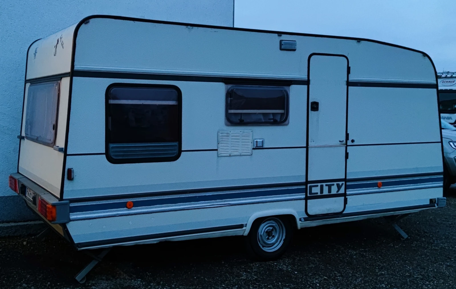 Каравана Burstner CITY, снимка 3 - Каравани и кемпери - 54240386