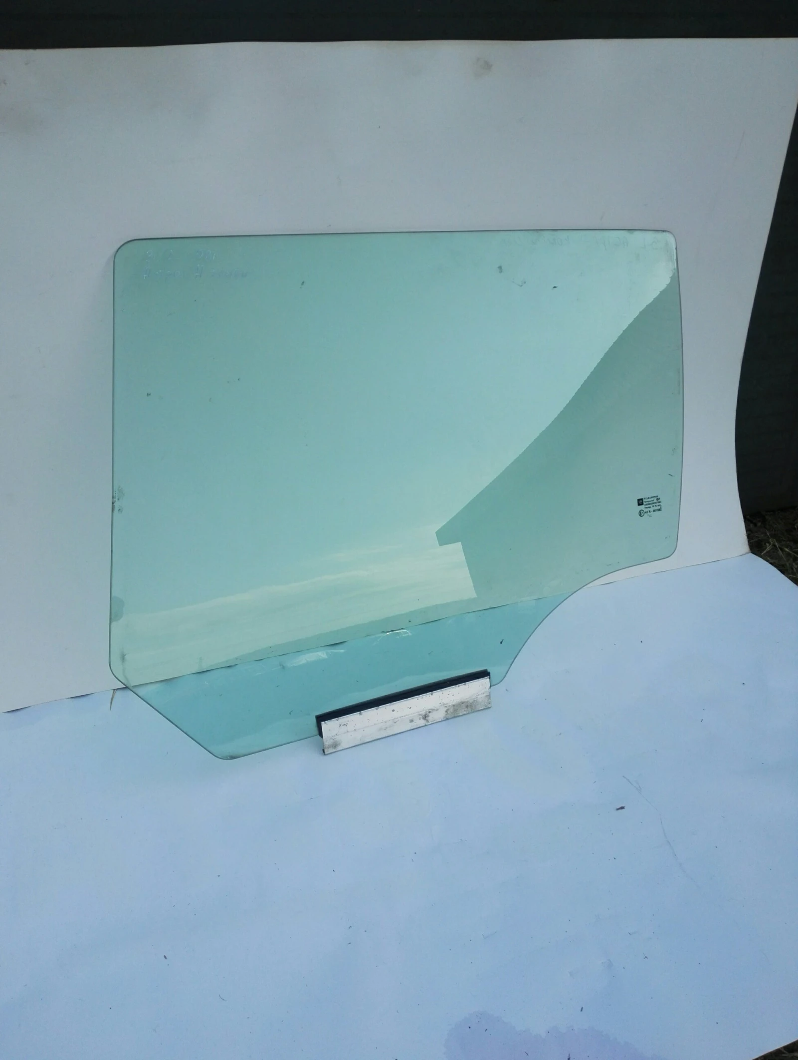 ������ ����� ���� ���� ����� � ����� | Mobile.bg � ����������� 1