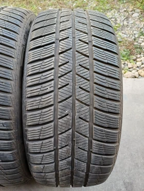 Гуми Зимни 235/45R18, снимка 3 - Гуми и джанти - 47688640