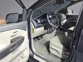Kia Carnival 2.2D 11-Seater Deluxe, снимка 10