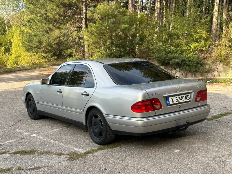 Mercedes-Benz E 220 CDI, снимка 6 - Автомобили и джипове - 47315182