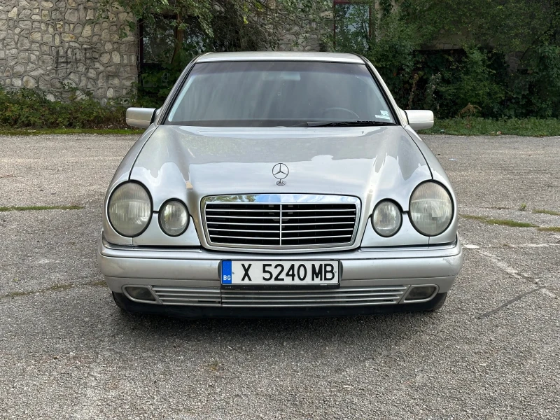 Mercedes-Benz E 220 CDI, снимка 1 - Автомобили и джипове - 47315182