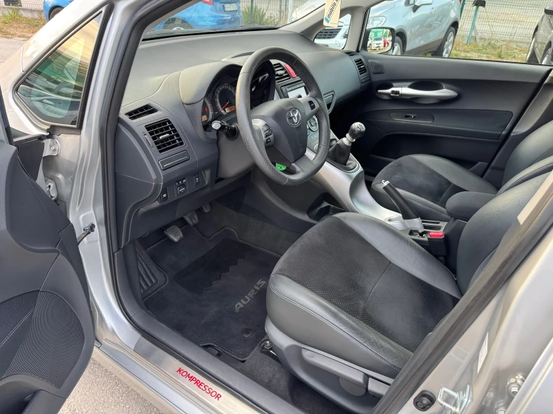 Toyota Auris 1.8 kompressor K2 + Bemani+ , снимка 7 - Автомобили и джипове - 47452720