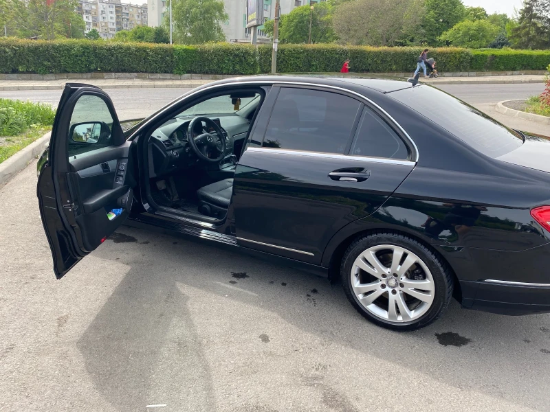 Mercedes-Benz C 320, снимка 4 - Автомобили и джипове - 48090036