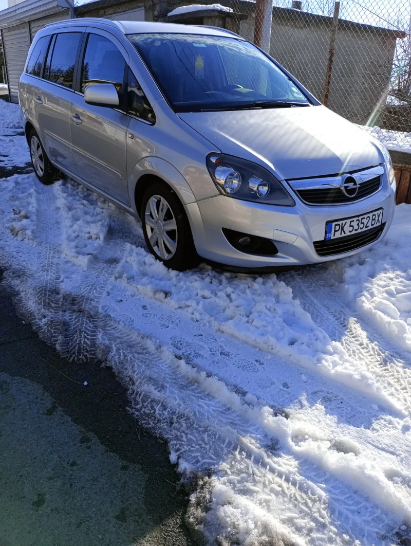 Opel Zafira, снимка 1 - Автомобили и джипове - 48669138