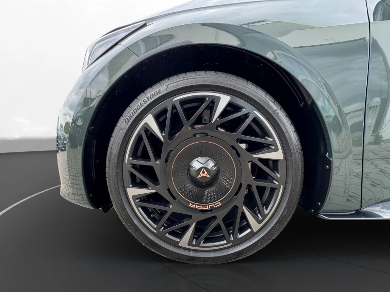 Cupra Born VZ 84kWh PANO LED 360-CAMERA HEAD UP, снимка 7 - Автомобили и джипове - 51508773