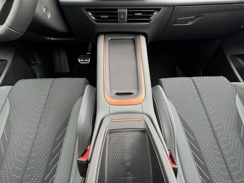 Cupra Born VZ 84kWh PANO LED 360-CAMERA HEAD UP, снимка 12 - Автомобили и джипове - 51508773