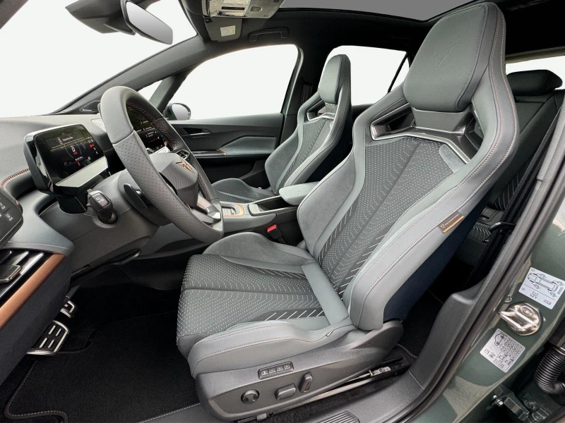 Cupra Born VZ 84kWh PANO LED 360-CAMERA HEAD UP, снимка 9 - Автомобили и джипове - 51508773