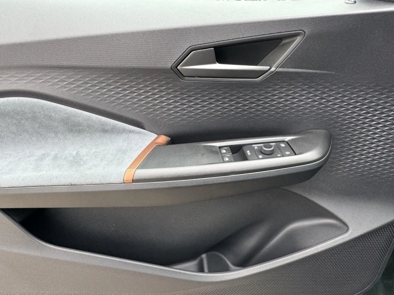 Cupra Born VZ 84kWh PANO LED 360-CAMERA HEAD UP, снимка 8 - Автомобили и джипове - 51508773